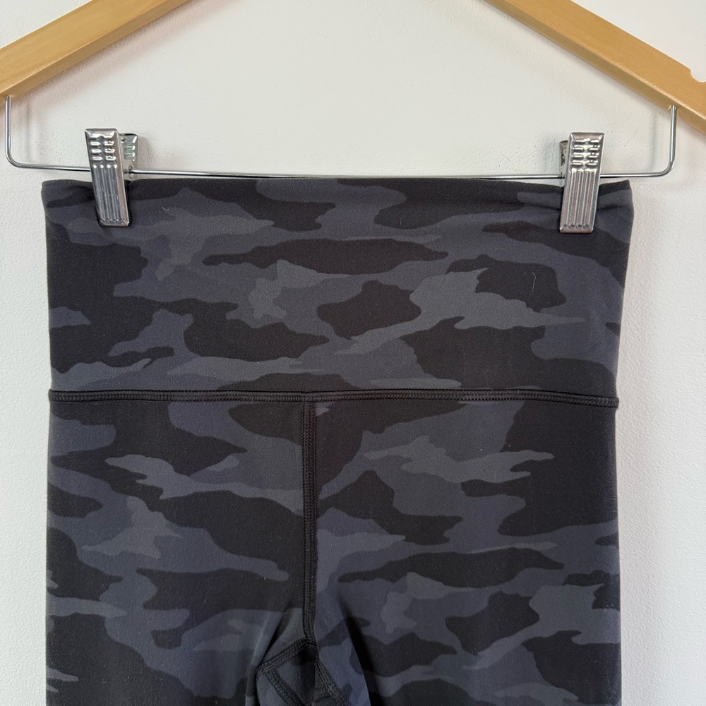 Athleta Elation 7/8 Tight Legging Black Camo Size XS Sporty Yoga Athletic Casual - Picture 5 of 11